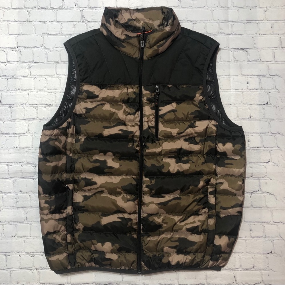 Hawke & Co. Duck Down Army Print Vest Men's Med